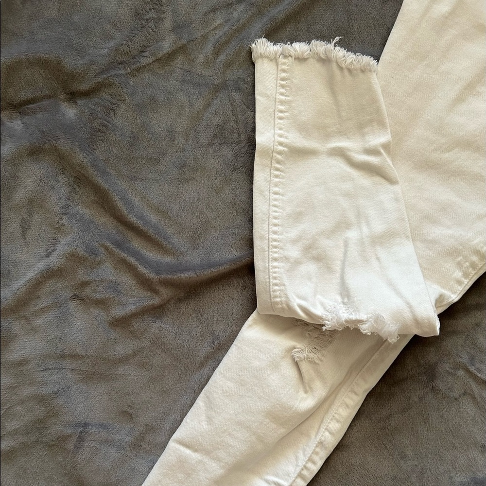 White Hollister Cropped High Rise Jeans w/ Rips - Picture 3 of 5